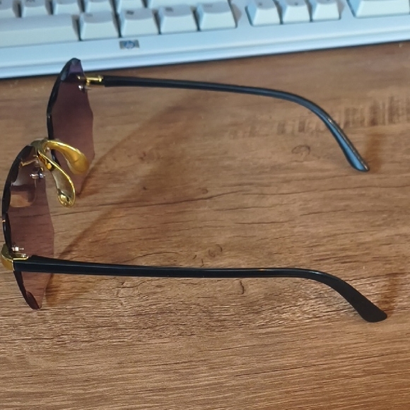 Diamond Cut Rimless Sunglasses | "Shattered" Edge Gold Tinted Shades - Picture 7 of 8